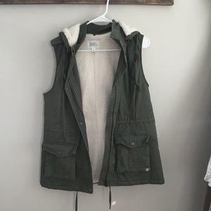 Market & Spruce Utility Vest